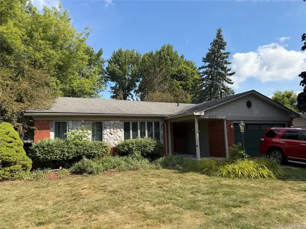990 Huntsford Drive, Troy, MI 48084