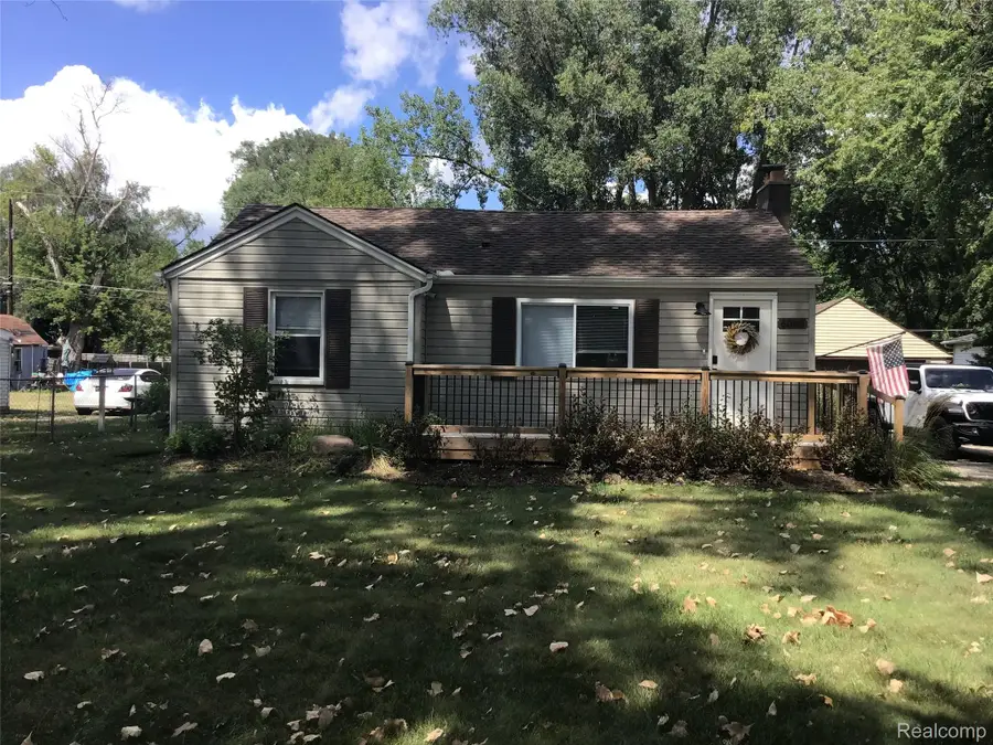 6063 Catalpa Avenue, Sterling Heights, MI 48314 - #2