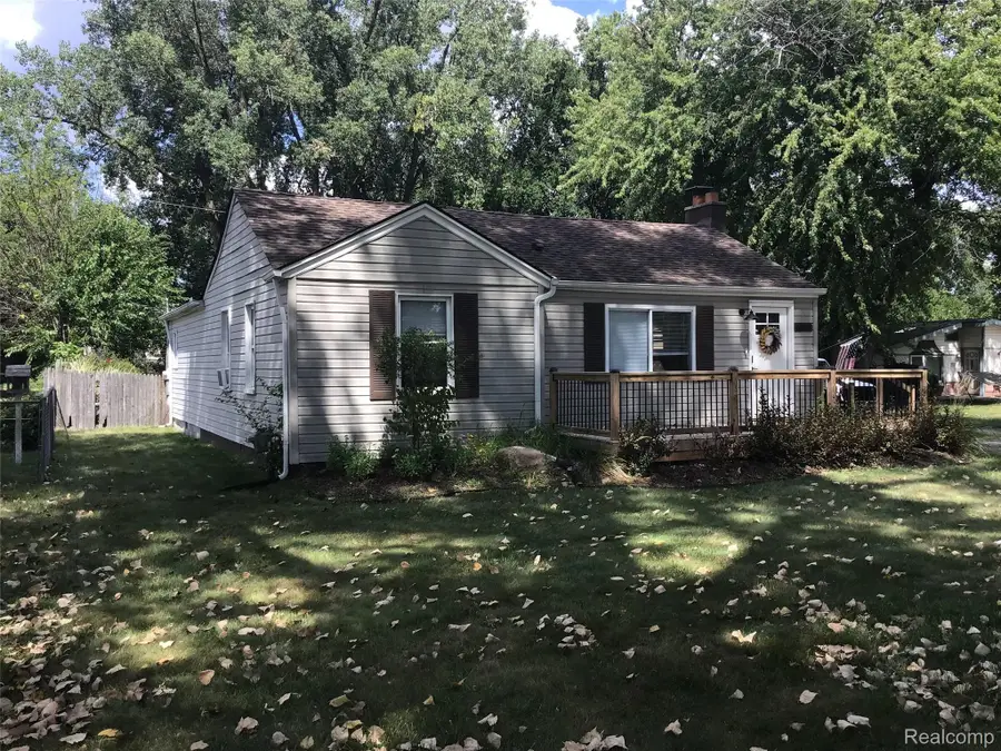 6063 Catalpa Avenue, Sterling Heights, MI 48314 - #3