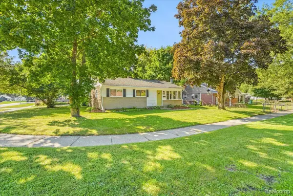 1482 Blossom Avenue, Ypsilanti, MI 48198