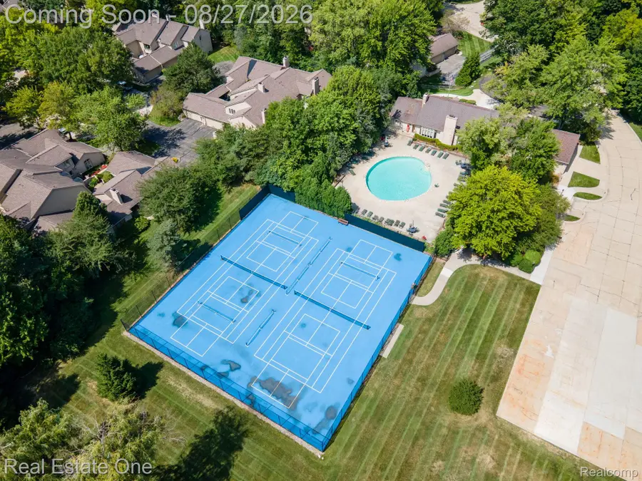 1361 Knollcrest Circle, Bloomfield, MI 48304 - #2