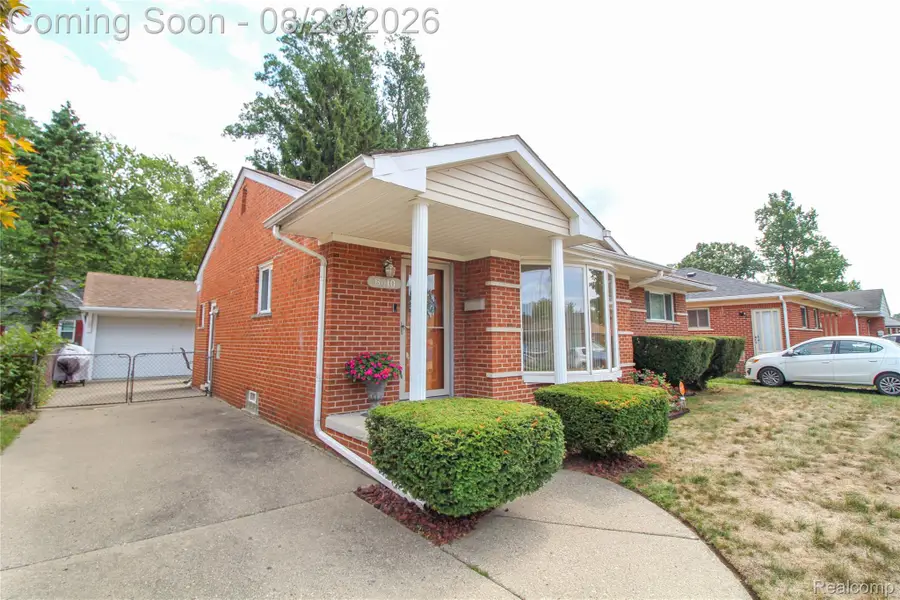 8610 Winston Lane, Dearborn Heights, MI 48127 - #3