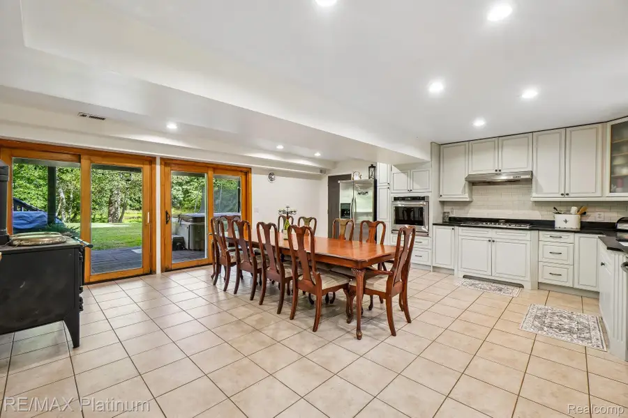 2805 Harmony Lane, Milford, MI 48380 - #3