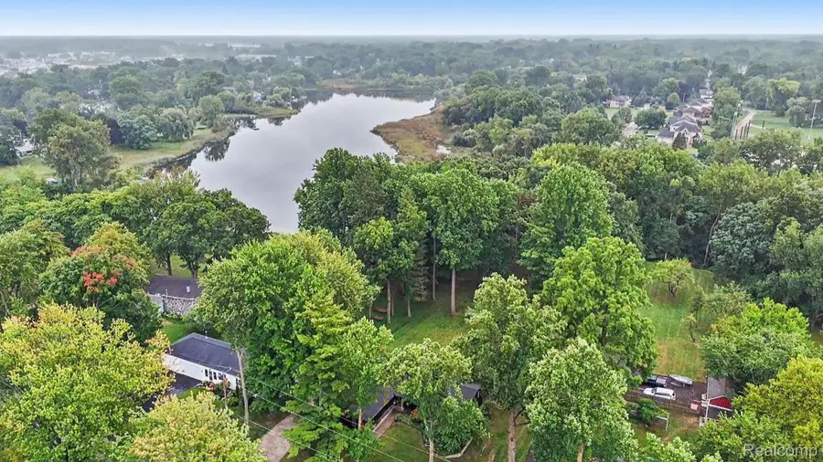 4105 Crocus Road, Waterford, MI 48328 - #2