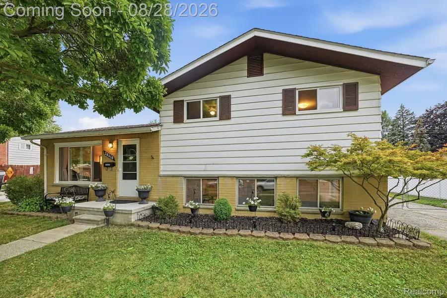 20410 Dubois Street, Clinton Township, MI 48035 - #3