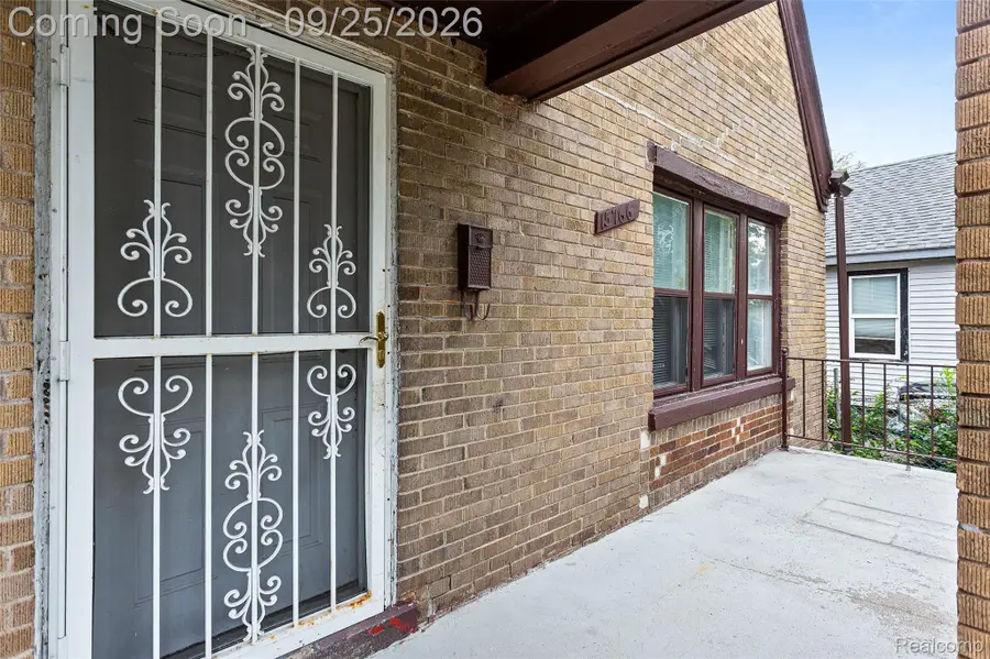 15766 Cruse Street E, Detroit, MI 48227 - #2
