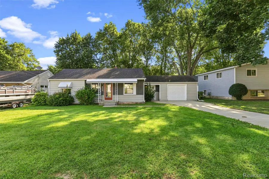 3440 Mills Acres Street, Flint, MI 48506 - #2
