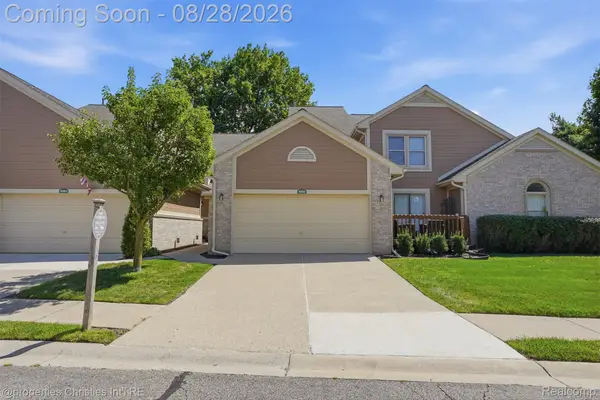 9360 Eastwind Drive #13, Livonia, MI 48150