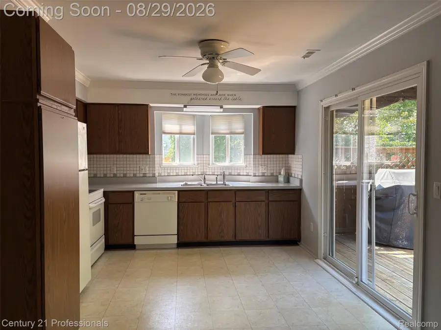 1148 Meadowlark Drive, Waterford, MI 48327 - #3