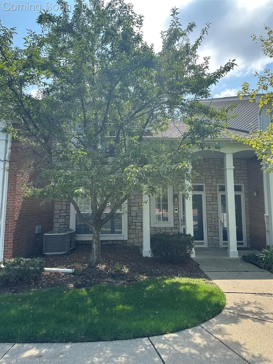 5816 Pine Aires Drive, Sterling Heights, MI 48314 - #2