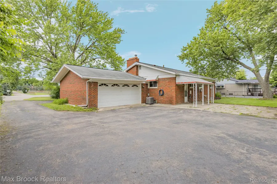 31767 W 13 Mile Road, Farmington, MI 48334 - #3