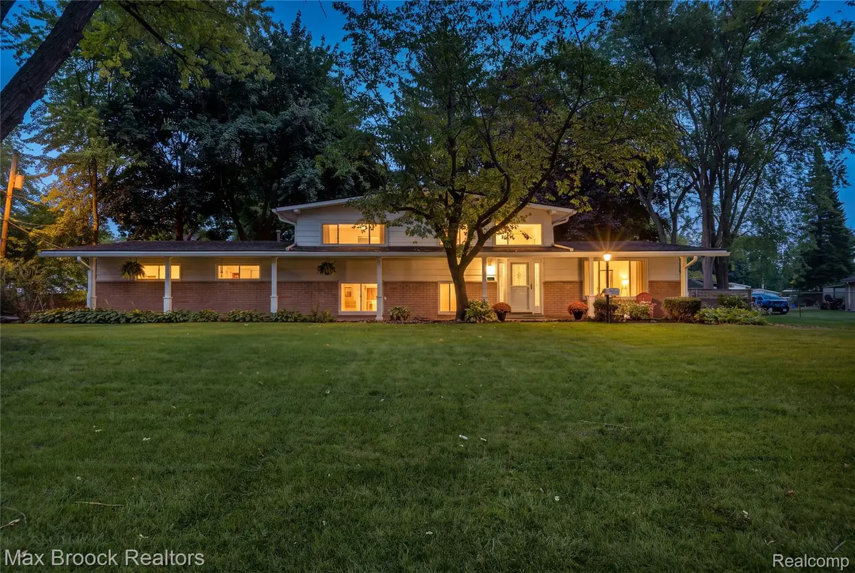 1752 Middle Trail Road, Commerce, MI 48390 - #1
