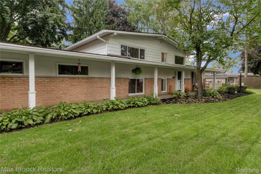 1752 Middle Trail Road, Commerce, MI 48390 - #3