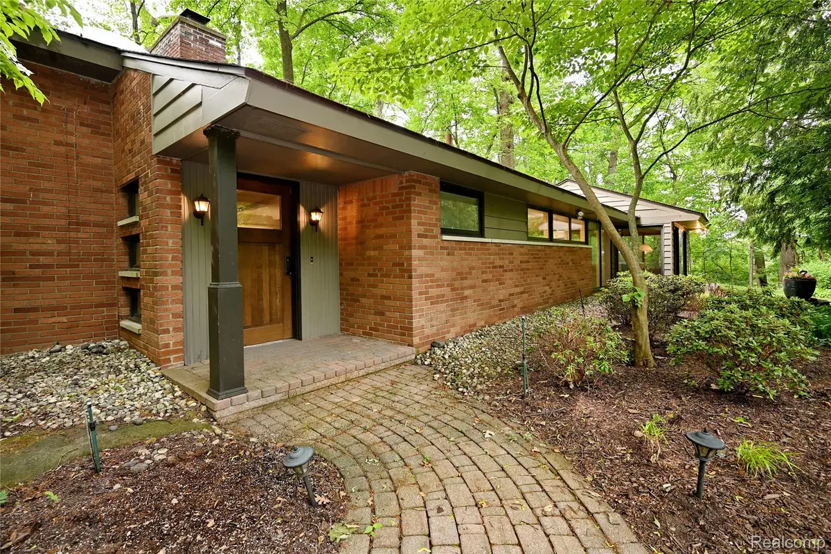 3310 Dogwood Court, Bloomfield, MI 48304 - #1