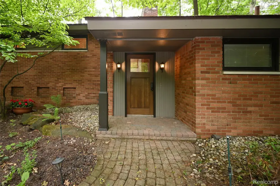 3310 Dogwood Court, Bloomfield, MI 48304 - #3