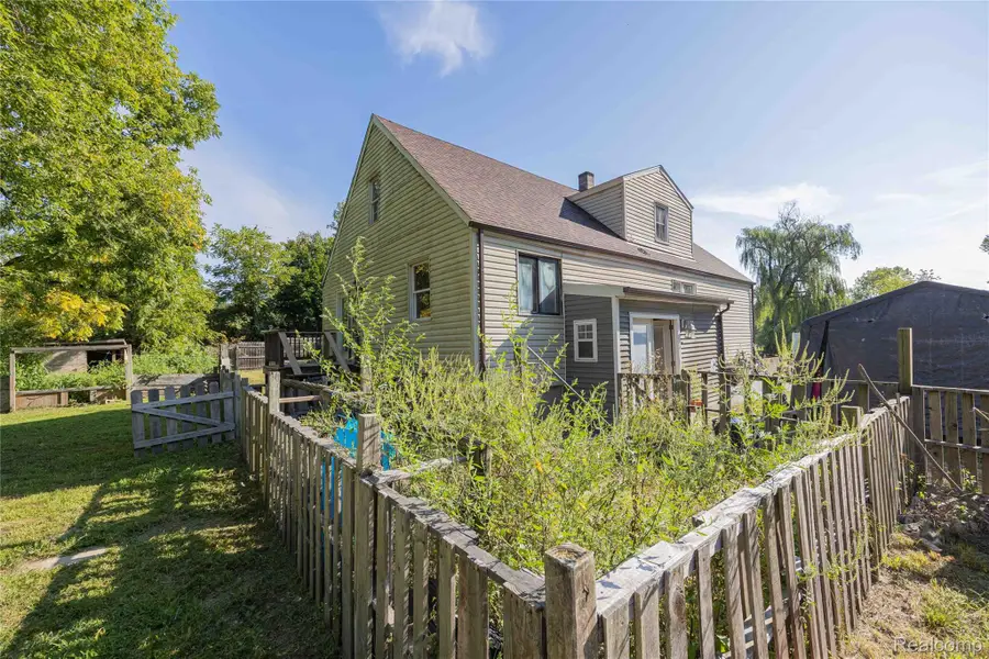 24224 Sumpter Road, Belleville, MI 48111 - #3