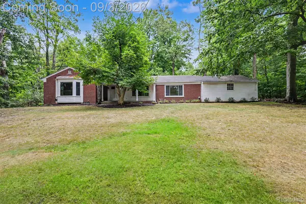 47040 Timberlane Street, Northville, MI 48167