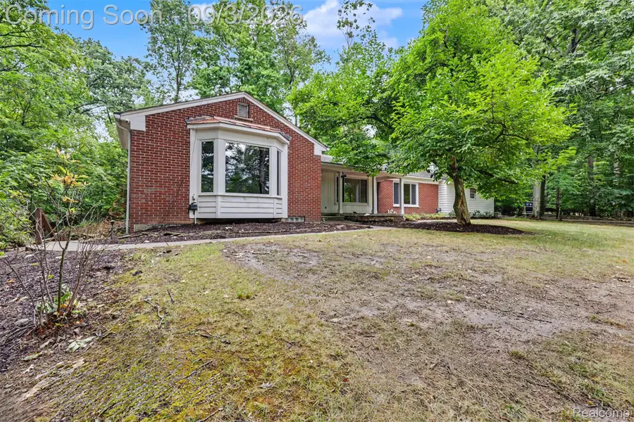 47040 Timberlane Street, Northville, MI 48167 - #2