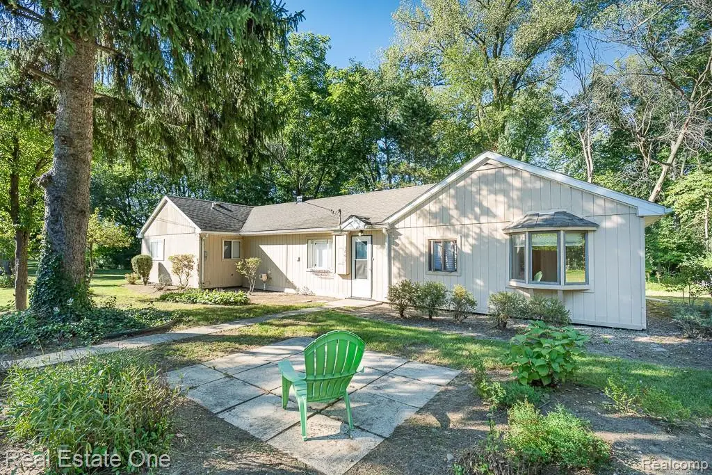 3601 Bendelow Road, Rochester Hills, MI 48307 - #1