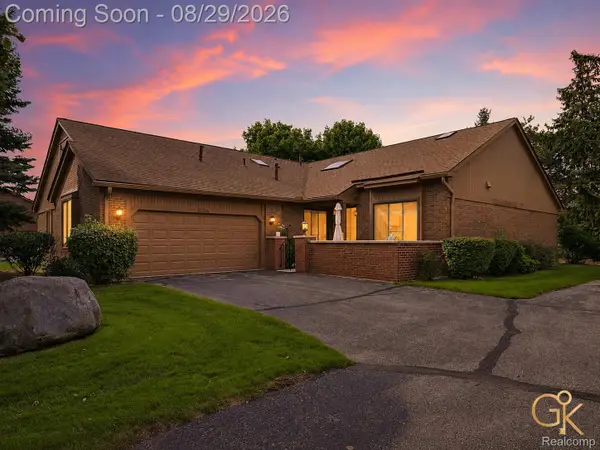 2216 London Bridge Drive, RochesterHills, MI 48307