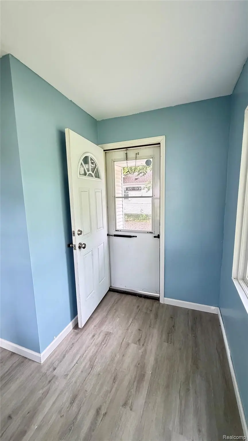 3590 Dallas Avenue, Warren, MI 48091 - #2