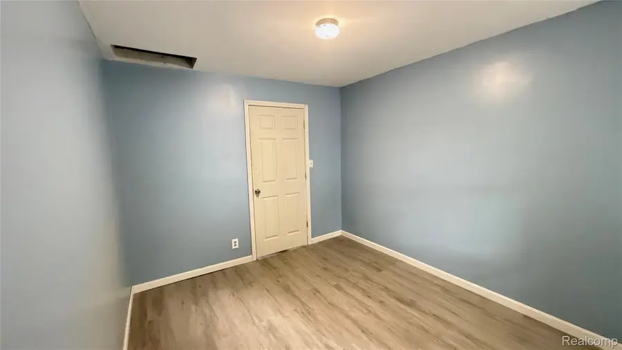 3590 Dallas Avenue, Warren, MI 48091 - #3