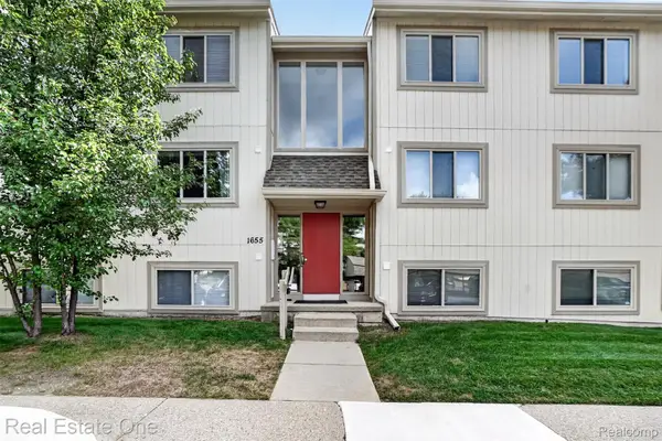 1655 Riverside Drive #12, RochesterHills, MI 48309
