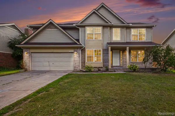 19144 Red Oak Lane, Brownstown, MI 48193