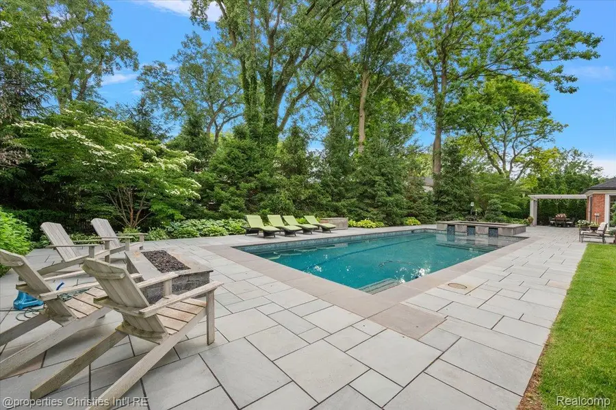 950 E Glengarry Circle, Bloomfield, MI 48301 - #2