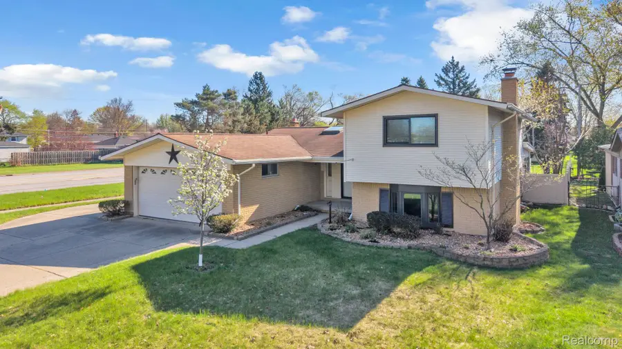 9498 Bassett Street, Livonia, MI 48150 - #3