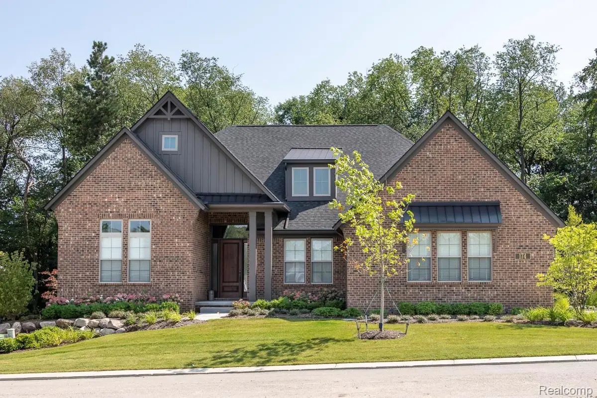 30809 E Franklin Hills Court E #8, Farmington Hills, MI 48334 - #1