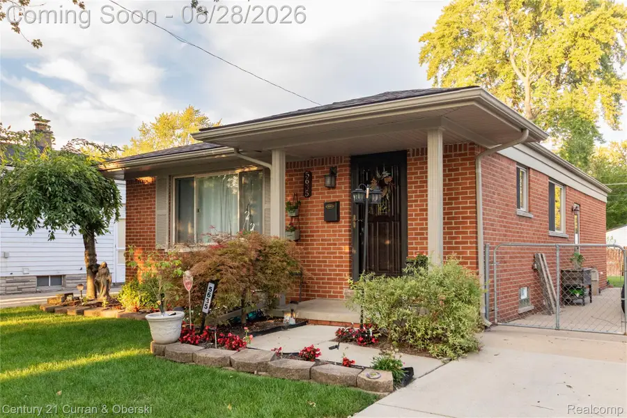 5635 Clippert Street, Dearborn Heights, MI 48125 - #2