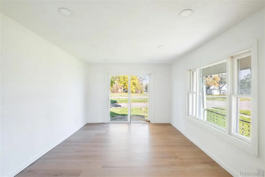 714 Lippincott Boulevard, Flint, MI 48503 - #3