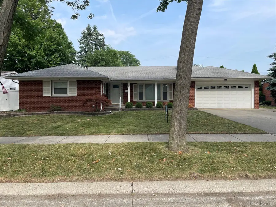 1801 Waverly Street, Trenton, MI 48183 - #2
