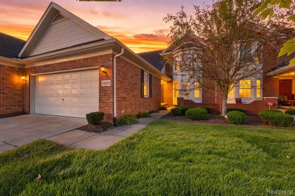 20660 Bishop Drive, Brownstown, MI 48183