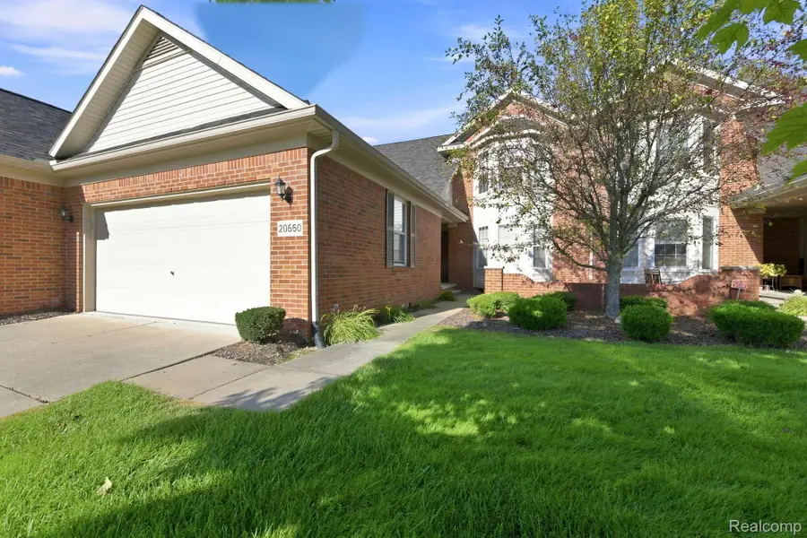20660 Bishop Drive, Brownstown, MI 48183 - #3