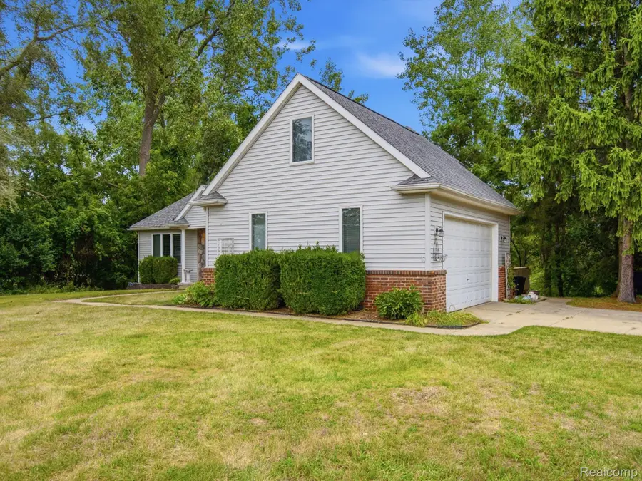 575 Lakes Edge Drive, Oxford, MI 48371 - #3