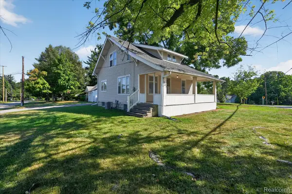 203 Center Road, GrandBlanc, MI 48439