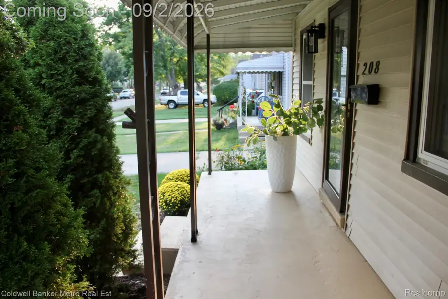 208 W Fairmount Avenue, Pontiac, MI 48340 - #3