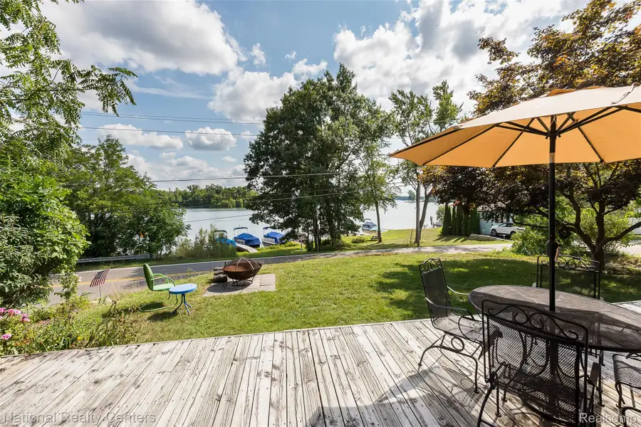 3847 Jackson Boulevard, White Lake, MI 48383 - #3