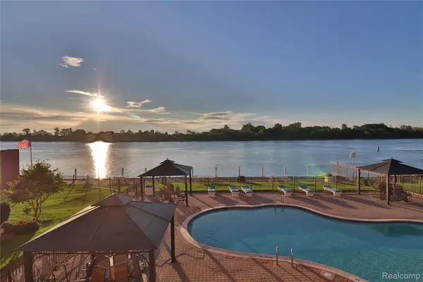 3301 Biddle Avenue #2B, Wyandotte, MI 48192