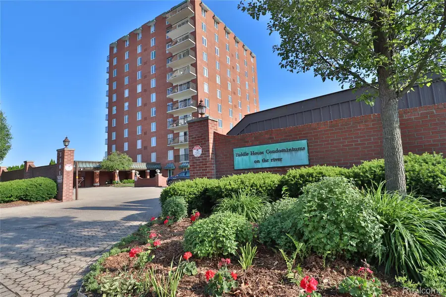 3301 Biddle Avenue #2B, Wyandotte, MI 48192 - #2