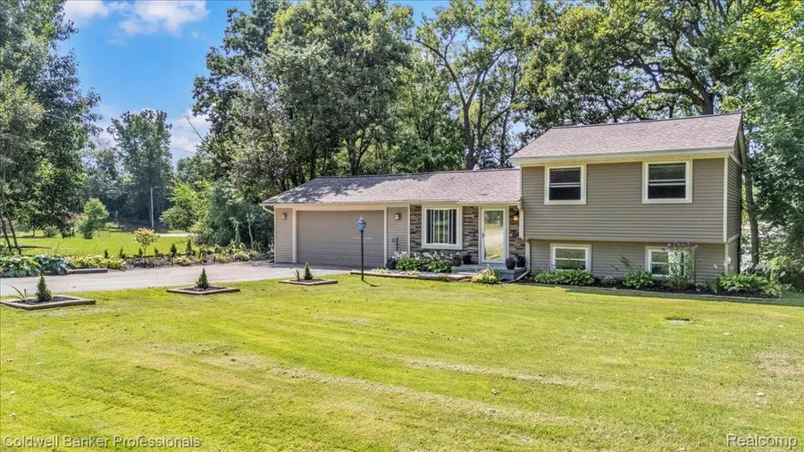 5969 N Bay, Clarkston, MI 48346 - #2