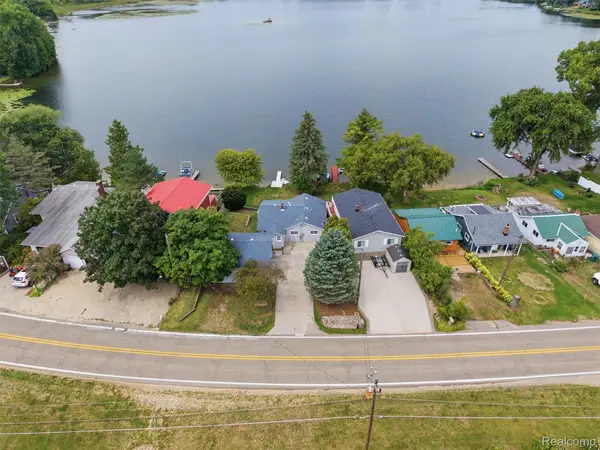 2205 Gray Road, Lapeer, MI 48446