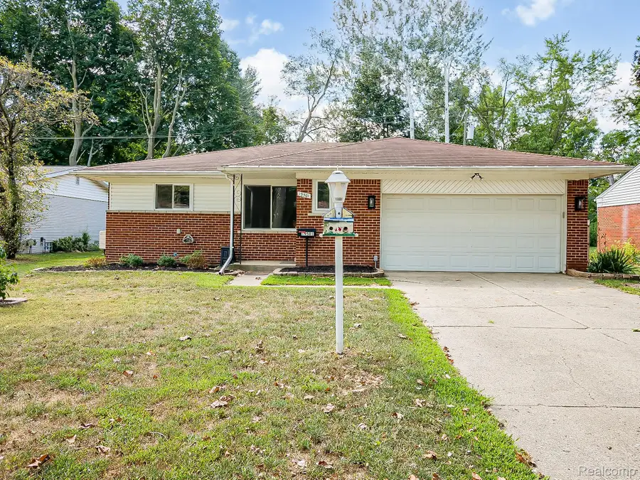 19501 Magnolia Parkway, Southfield, MI 48075 - #2