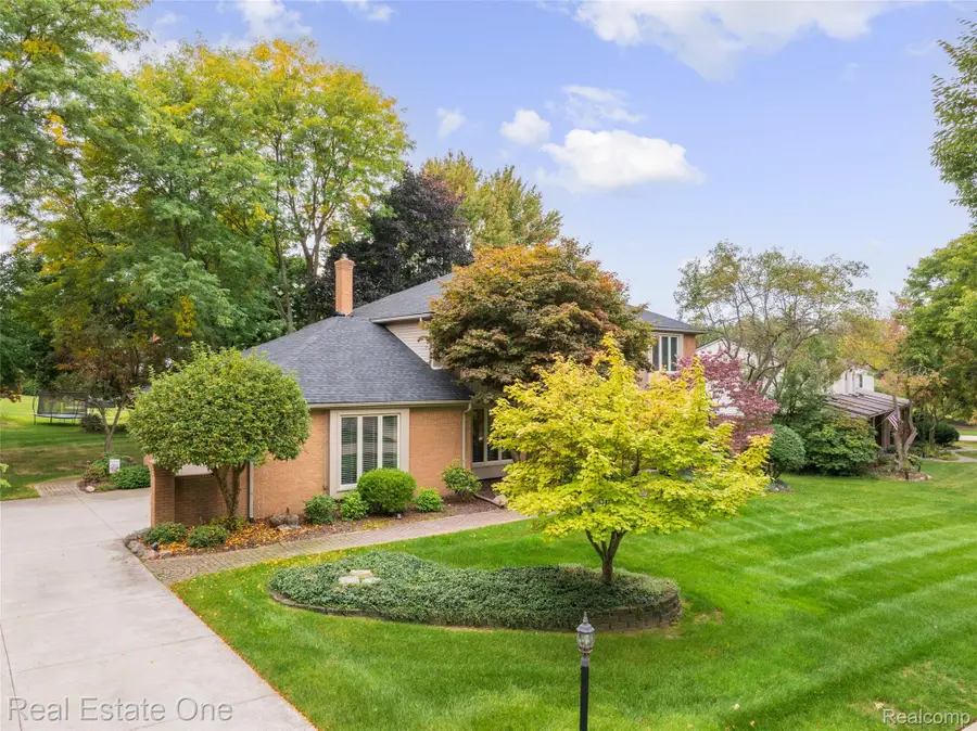 2371 Red Maple Drive, Troy, MI 48098 - #2