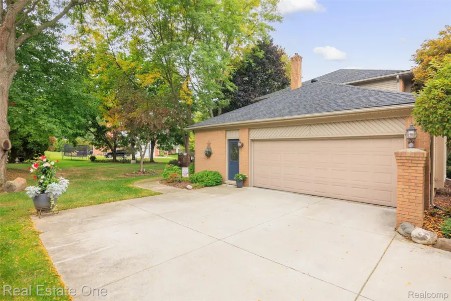 2371 Red Maple Drive, Troy, MI 48098 - #3