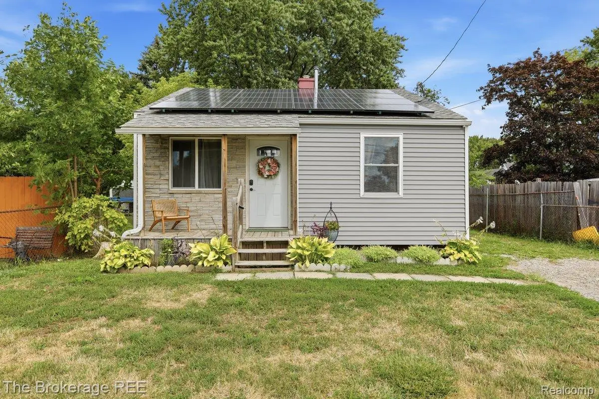1233 Carman, Burton, MI 48529 - #1