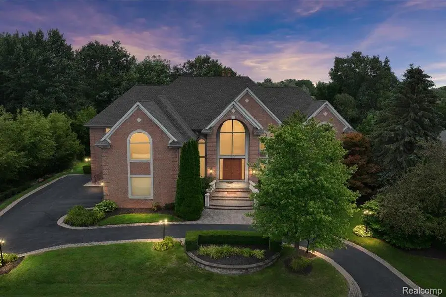 3543 Cedar Brook Drive, Rochester Hills, MI 48309 - #2