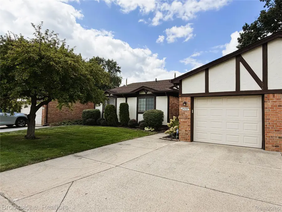 25159 Joanne Smith Drive, Warren, MI 48091 - #3